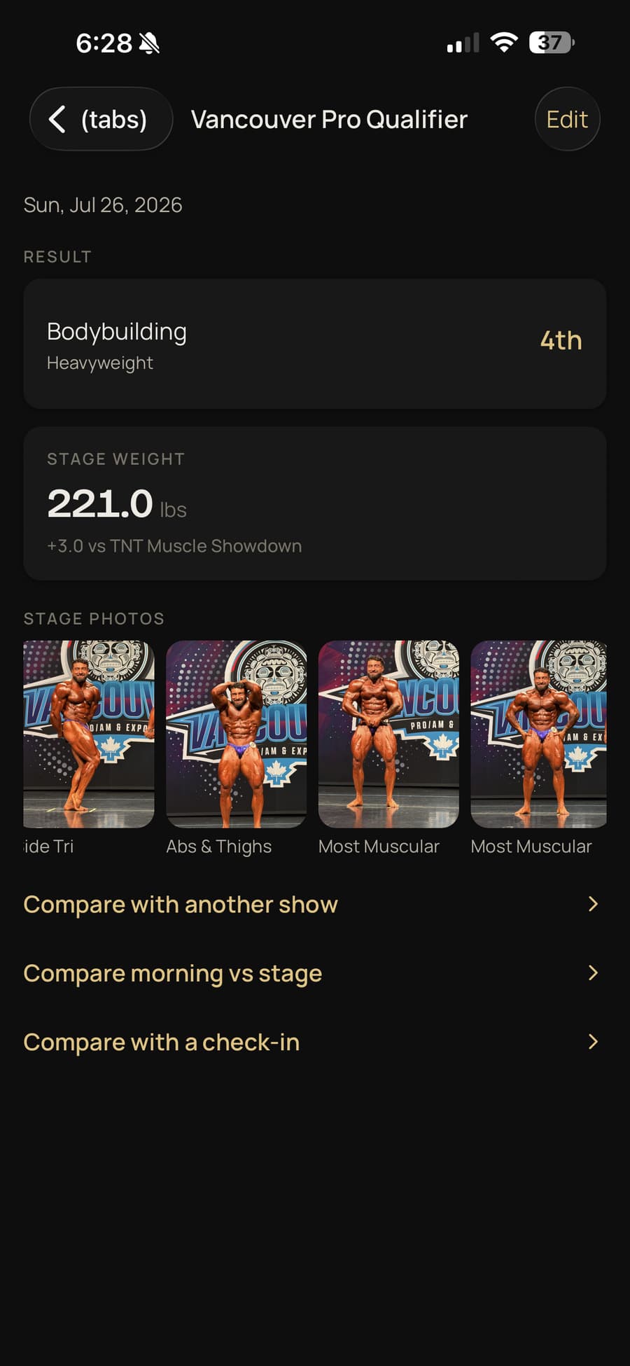 A show record: division and placing, stage weight compared to the previous show, and stage photos.